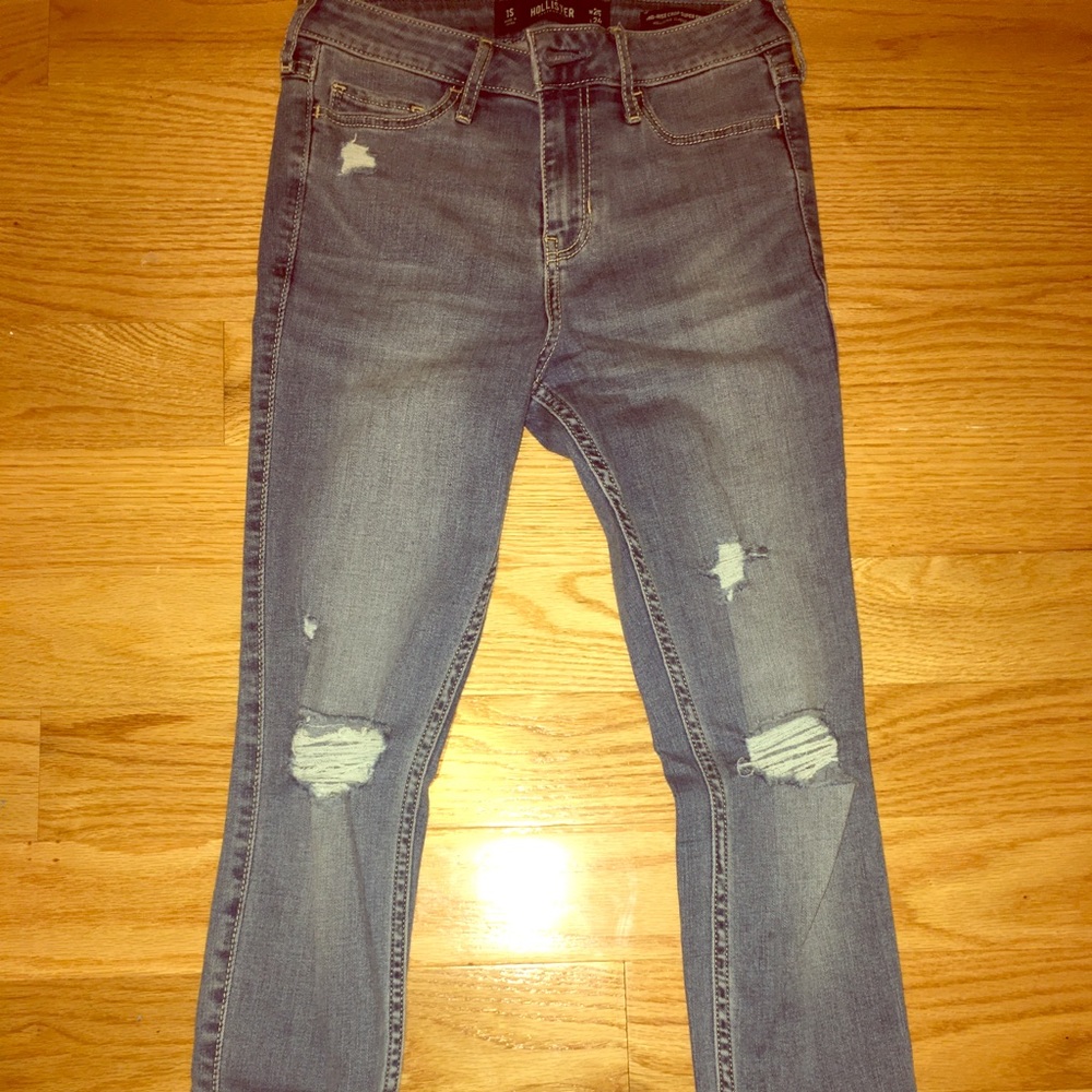Light wash ripped jeans (size 1 short)